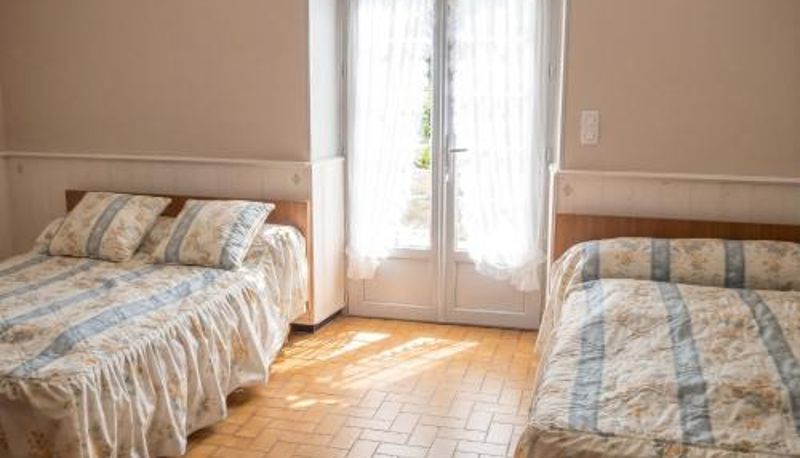 Camera - Appartement charmant à Rouffilhac avec vue sur jardin