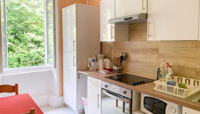 Kuchnia - balcon avec vue  20 m² Appartement cosy à Néris-les-Bains