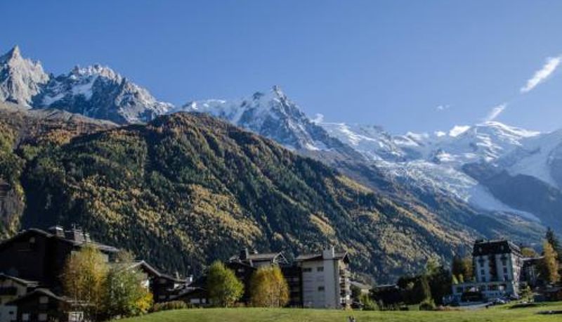 Standart oda - proche centre Studio au pied des pistes à Chamonix avec parking privé