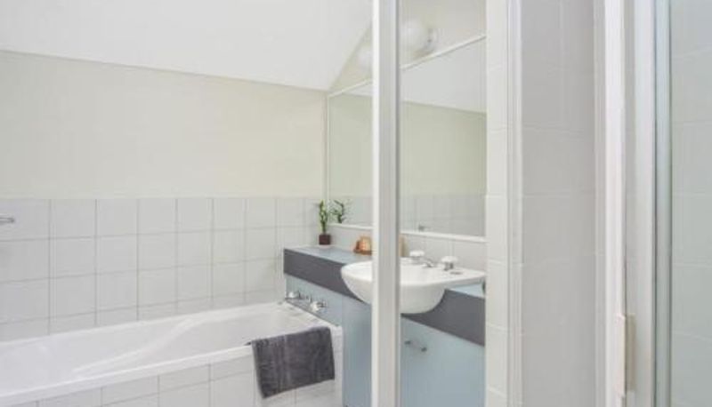 Camera standard - Couple Getaway in Huskisson Simply The Best