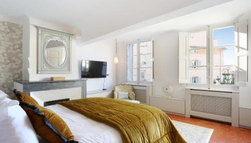 Daire - Les Suites de Montigny l Luxury Serviced Apartments