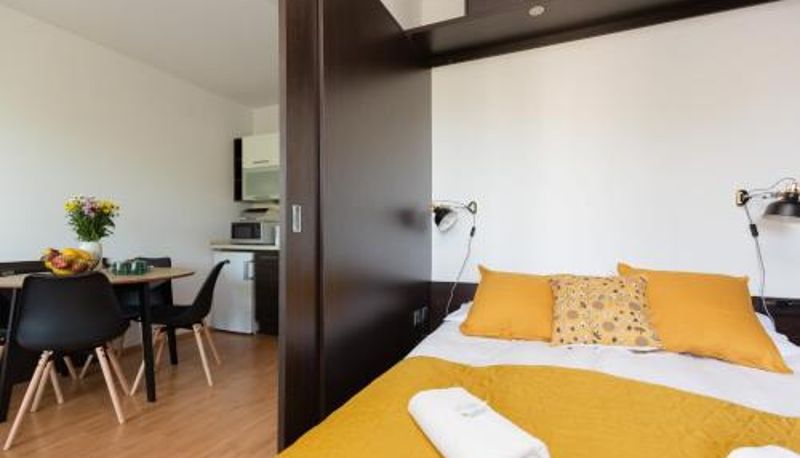 Apartament - Cozy Apartment with Balcony Warszawa by Noclegi Renters