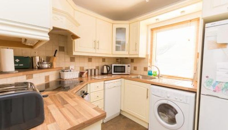 Apartment - Excellent Location - City Centre - Parking - 4 Beds -2 Bedrooms