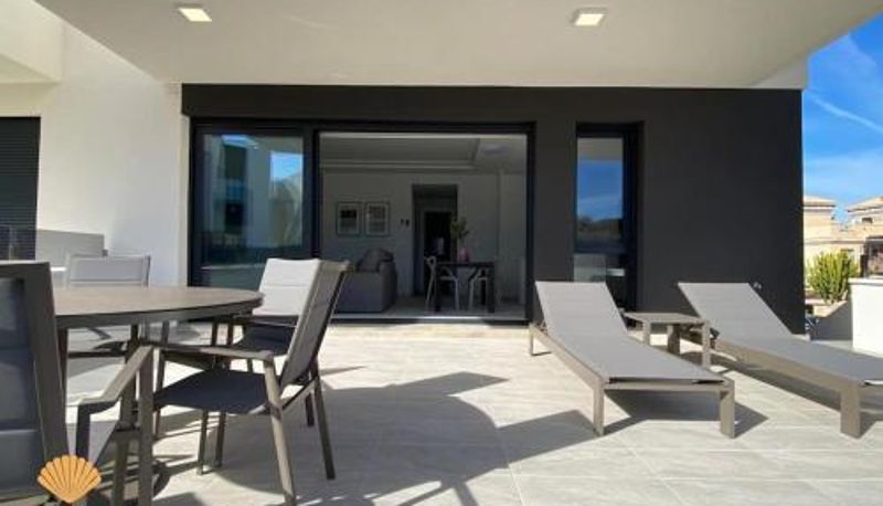 Appartement - Beautiful new south facing bungalow with large terrace