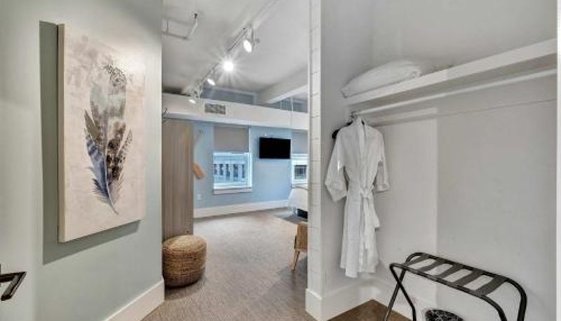 Suite - Music City Suite 6BR by Maddox Hotel