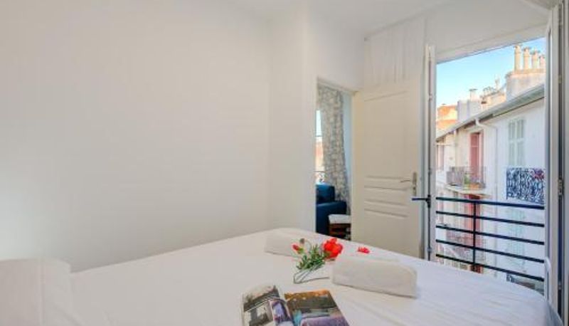 Oda - Paganini City Center Apartment with Terrace - Happy Rentals
