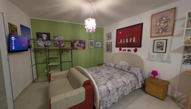 Información - air conditioning  40 m²  historic centre Modern Studio in Bari