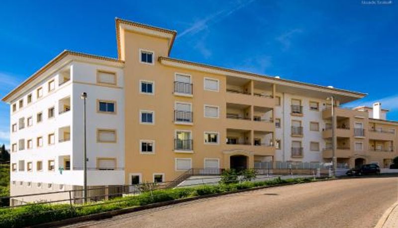 Apartment - A04 - Large Modern 1 Bed Apartment with pool