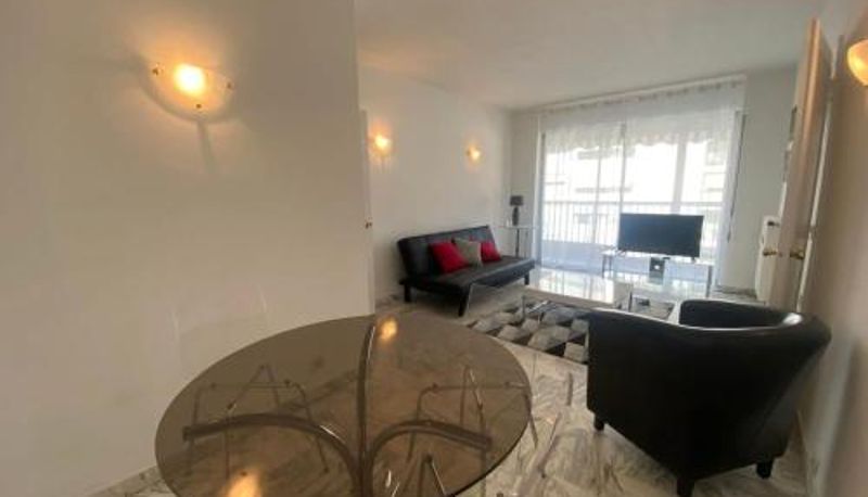 Apartament - C062 Appart fonctionne Proche du centre Cannes