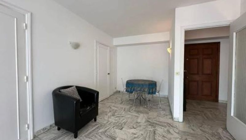 Apartament - C062 Appart fonctionne Proche du centre Cannes