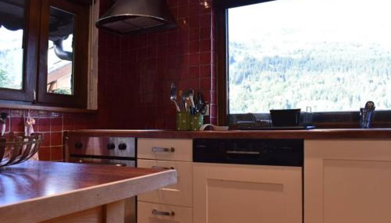 Standart oda - proche pistes et commerces - Méribel  terrasse et parking Appartement cosy avec cheminée
