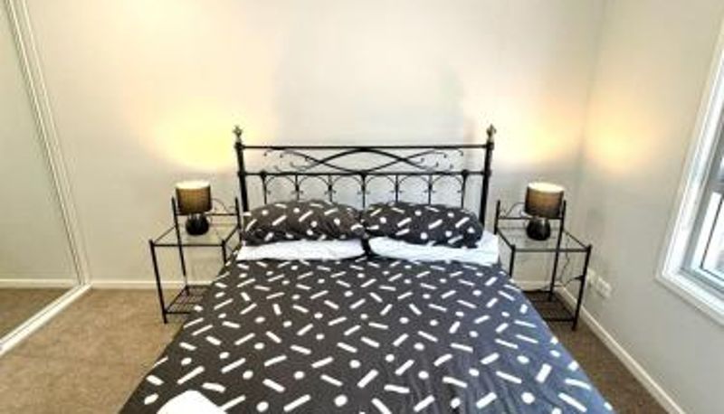 Standart oda - 2 Car Spaces Spacious Braddon 2BD - Ground Floor