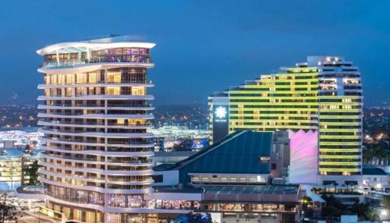 Standard room - Signature Broadbeach Ocean Views Apartment - CoastHM