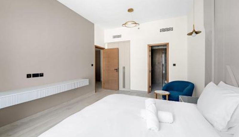 Info - Luxurious 1 Bedroom Retreat with pool gym and game