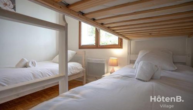 Chambre Standard - Green Oasis 5-Room Apartment with Large Garden