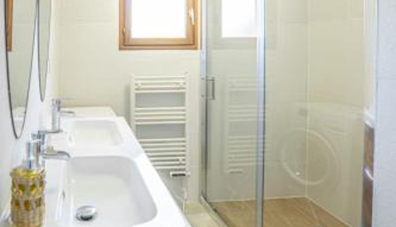 Chambre Standard - Green Oasis 5-Room Apartment with Large Garden