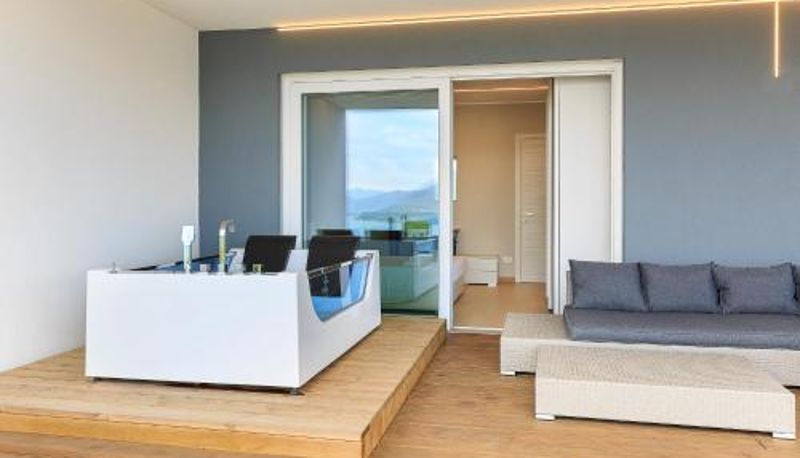 Zewnętrzna część hotelu - Skylake Penthouse by Impero House