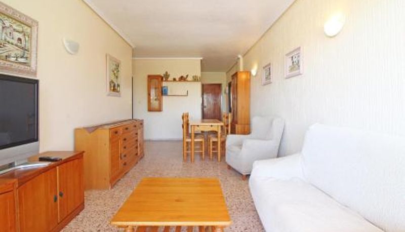 Info - Apartamento con terraza y vistas a la playa Global Properties