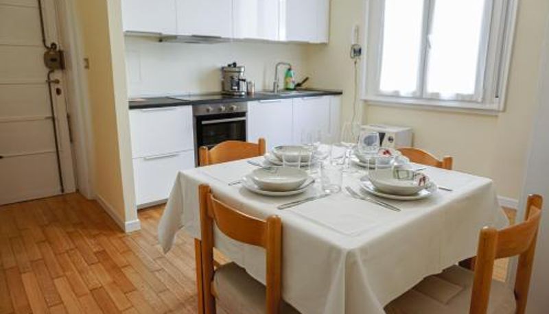 Küche - Easy Room Italy Balcony