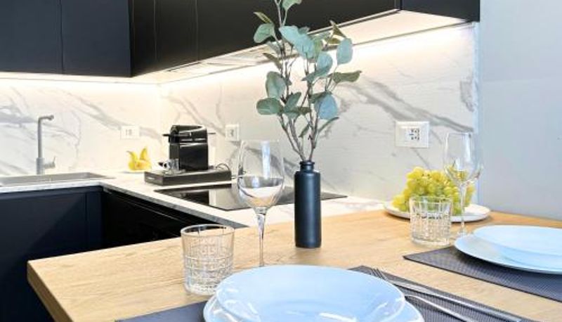 Kuchnia - Jacuzzi Luxury Apartment in the Town Centre