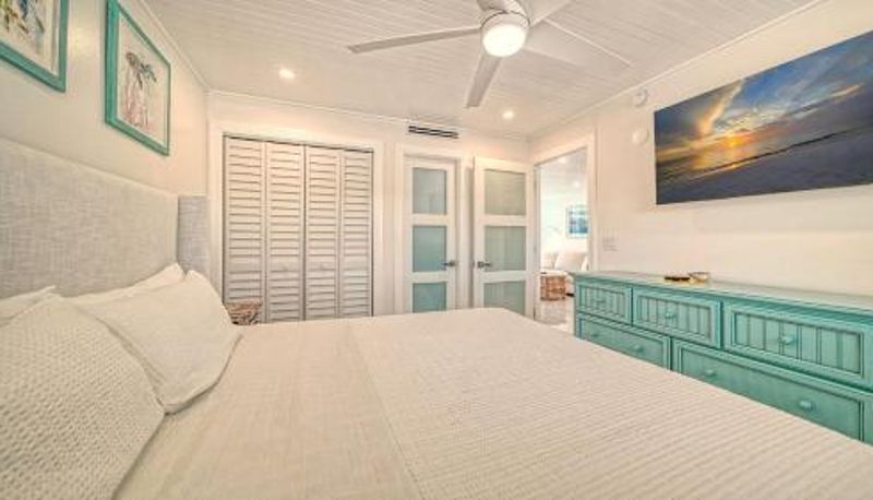 Apartment - LaPlaya 102E