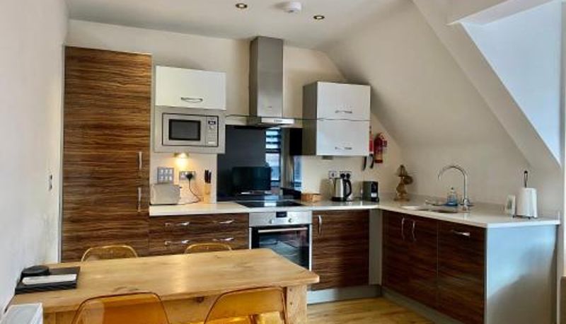 Apartment - Churchill Apartments