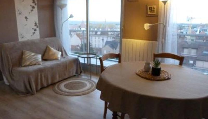 Info - 38m with terrace close to the beach