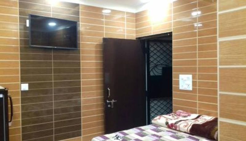 Bilgi - Nice Foreigner Area Lajpat Ngar Luxury Room Posh