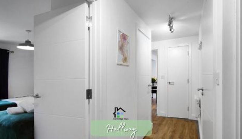 Apartament - Central Apart Hotel 2BR Flats-EASY Walk to City Centre-Parking
