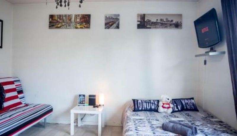 Standart oda - Travel Homes The EastSide Parking and downtown