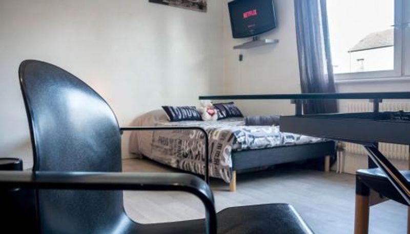 Standart oda - Travel Homes The EastSide Parking and downtown
