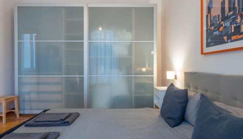 Apartament - Contemporary Appartament in Vibrant Isola
