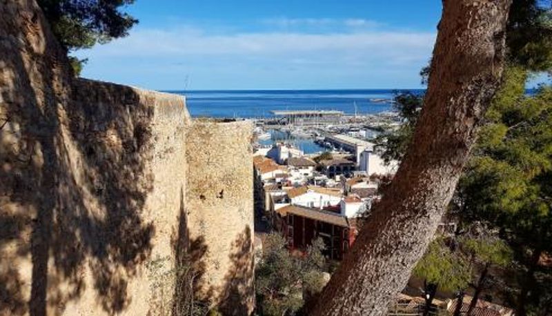 Informacje - La Riviera bajo esquina- Serviden
