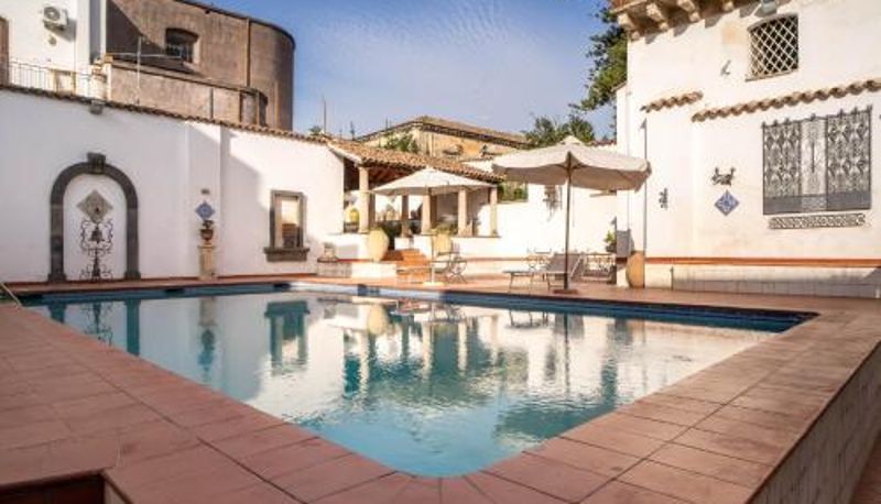 Zona exterior del hotel - Don Camillo Loft con piscina