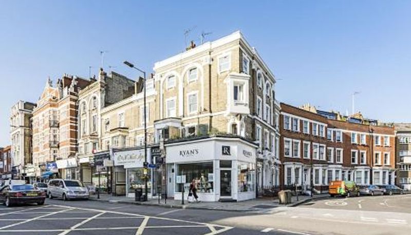 Camera standard - Elegant West Kensington Studio Central London