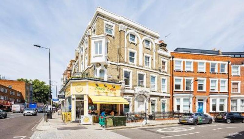 Camera standard - Elegant West Kensington Studio Central London