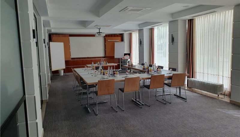 Sala konferencyjna - K + K am Harras