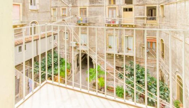 Apartment - Sicula home in the city center - Happy Rentals