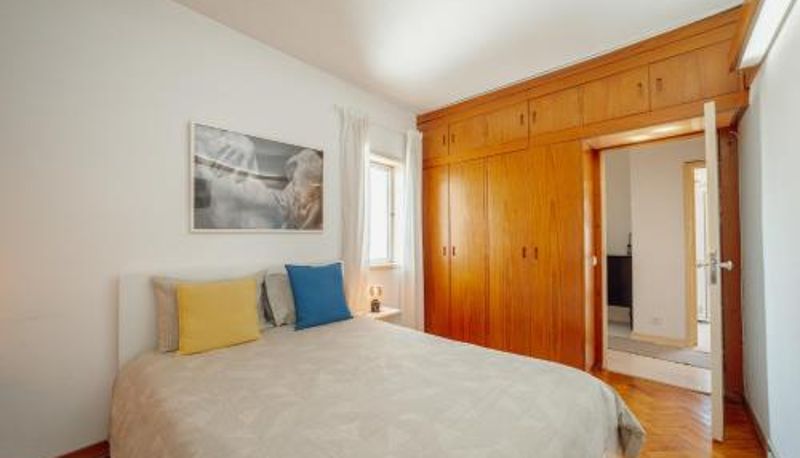Apartment - Downtown Classic With Terrace by Vacationy