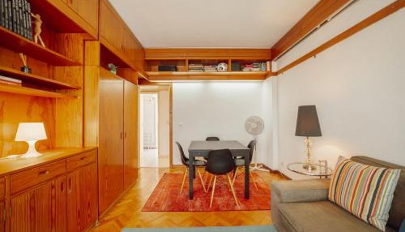 Info - Downtown Classic With Terrace by Vacationy