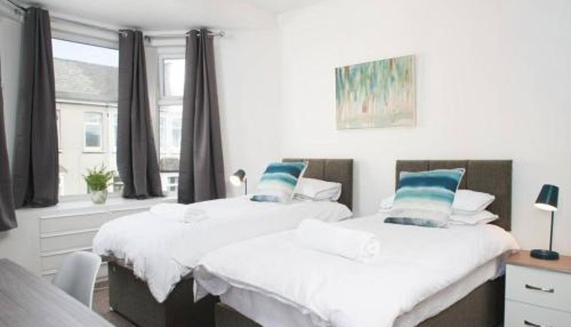 Apartment - Newport house sleeps 9 - Mycityhaven