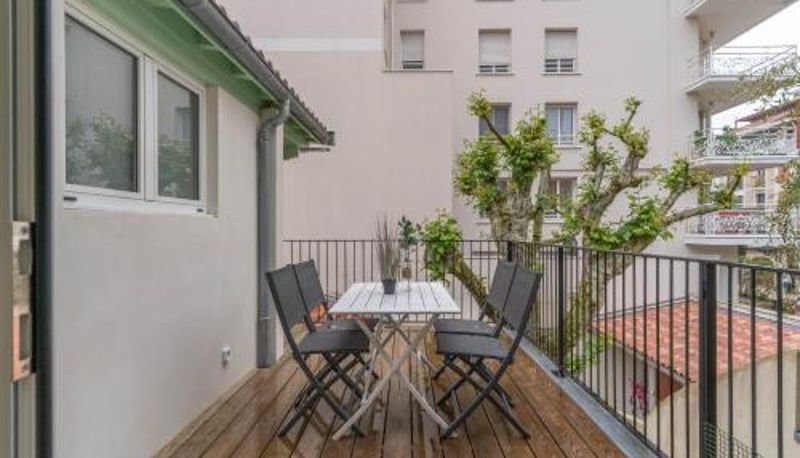 Apartament - La Thibaudière - Appt en centre-ville