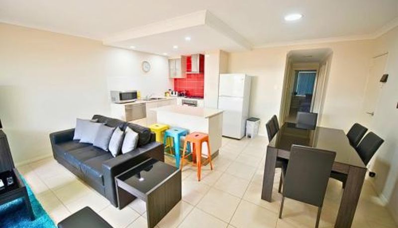 Info - Sleeps 6  Train  Shops  Hospital Midland Unit