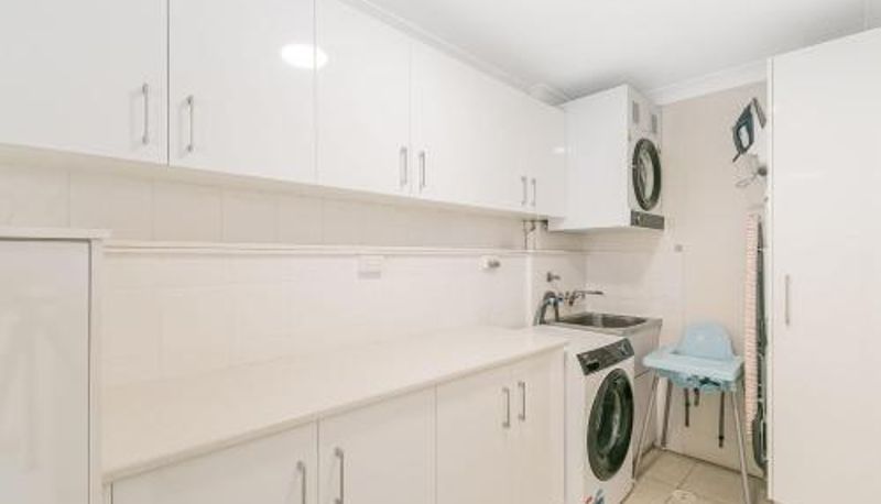 Información - Cobden Court Unit 8