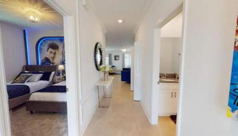Zimmer - Experience the magic of Disney right at your doorstep with our Large Pool & Spa House