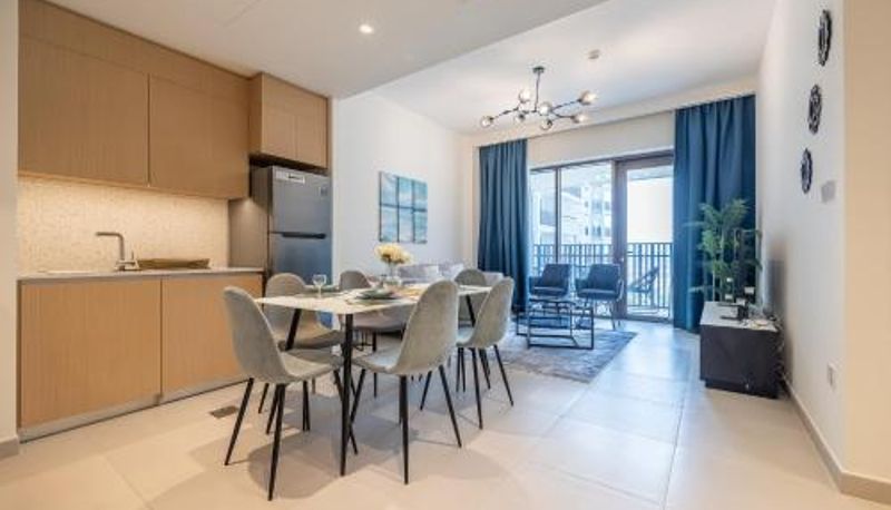 Info - Exquisite 1BDR apartment in Creek with Pool View