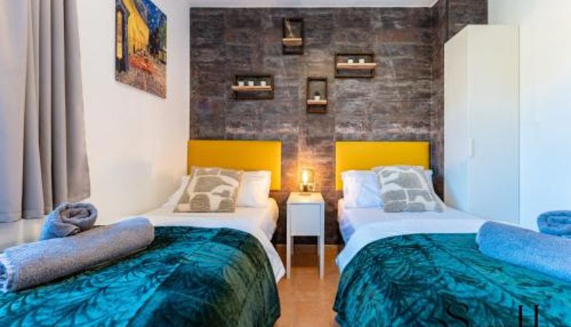 Apartamento - Cozy 2BR for 6  Pool & Rooftop Mountain Views