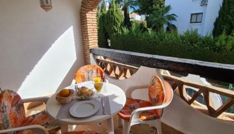 Appartamento - Club Calahonda Walking distance to Beach