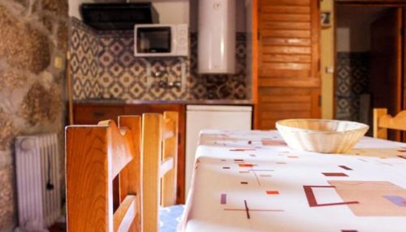 Info - Comfortable Apartment in Seia with Terrace and Fireplace