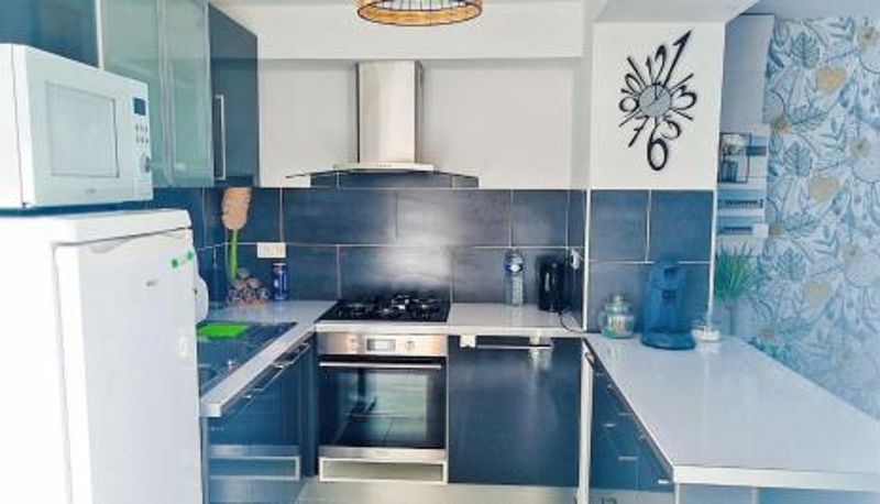 Kitchen - parking privé Appartement confortable à Raismes - 60 m²
